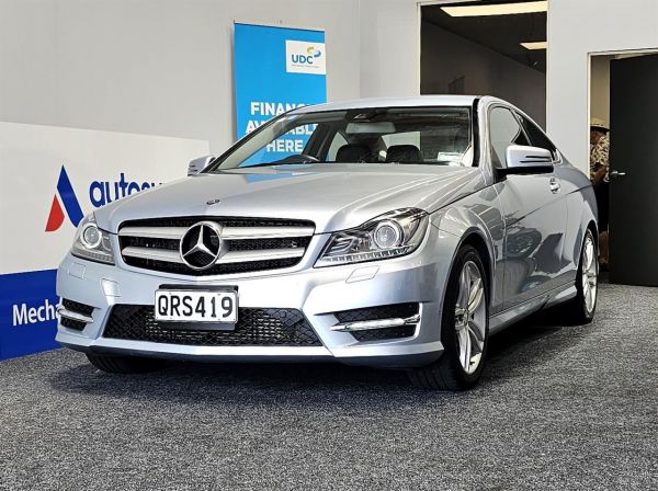 2013 Mercedes-Benz C 180 Coupe C180 / COUPE / BLUE EFFICIENCY CGI image