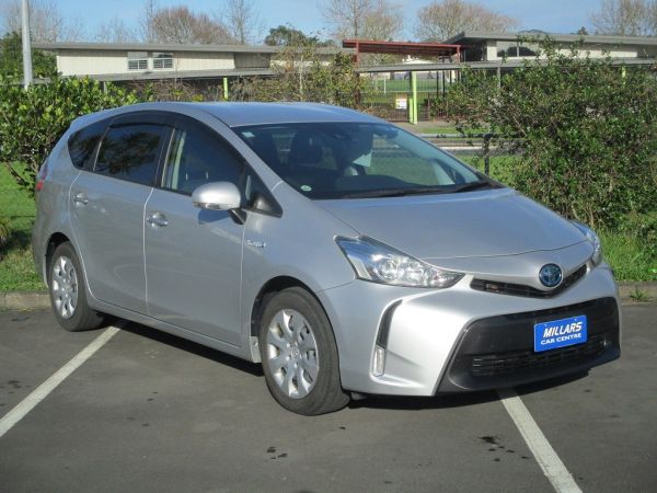 2019 Toyota Prius Alpha Wagon  image