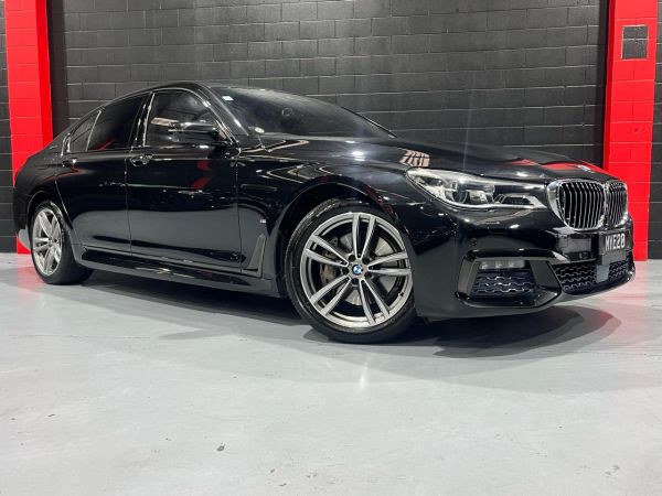 2017 BMW 740e Sedan M-Sport PHEV image