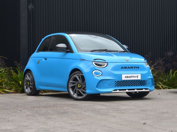 2025 Fiat Abarth 500e image