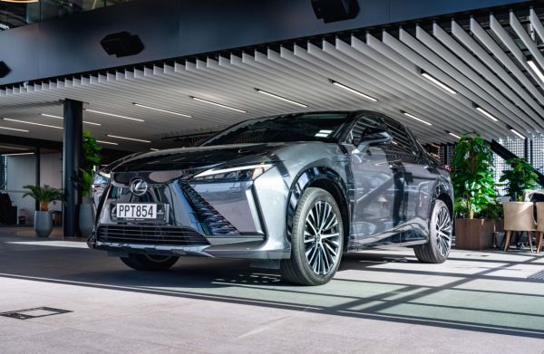2023 Lexus RZ 450e Dynamic 71Kwh Electric SUV Auto image