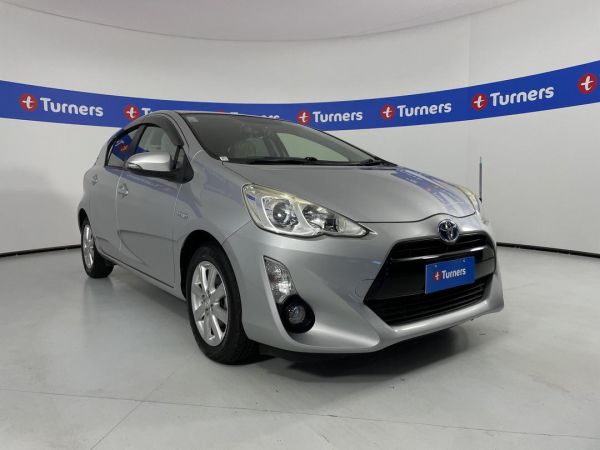 2016 Toyota Aqua Hatchback HYBRID image