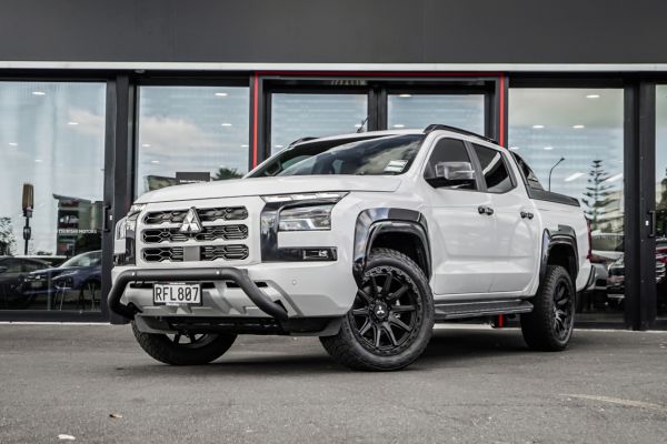 2025 Mitsubishi Triton GSR 4WD DC WS image