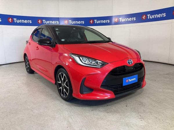 2020 Toyota Yaris Hatchback HYBRID image
