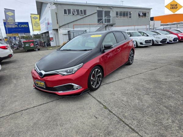 2016 Toyota Auris Hatchback Hybrid - Cruise Control - Alloys - Lane Departure Warning image