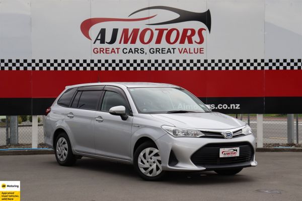 2020 Toyota Corolla Hatchback Fielder Hybrid / Push Start image