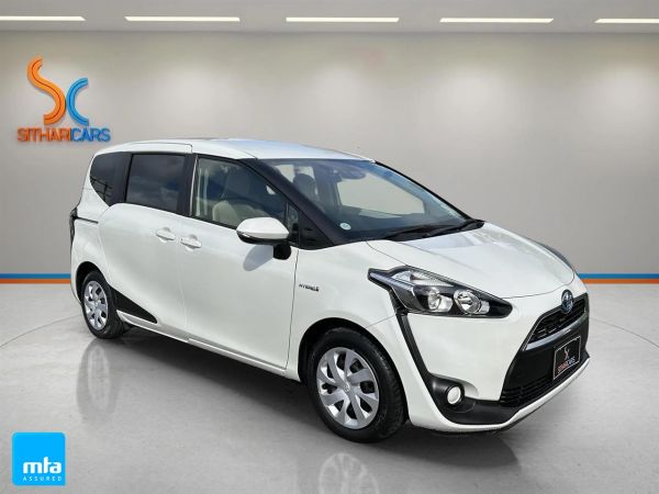 2017 Toyota Sienta Wagon HYBRID X image