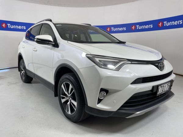 2017 Toyota RAV4 SUV GXL SUV image