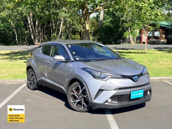 2017 Toyota C-HR Hatchback G Limited Hybrid image