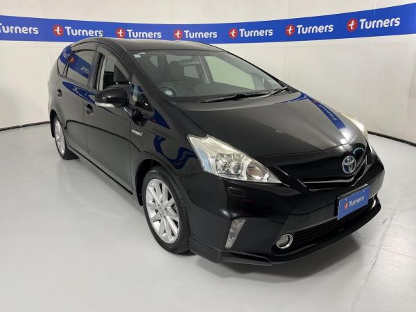 2014 Toyota Prius Wagon ALPHA image