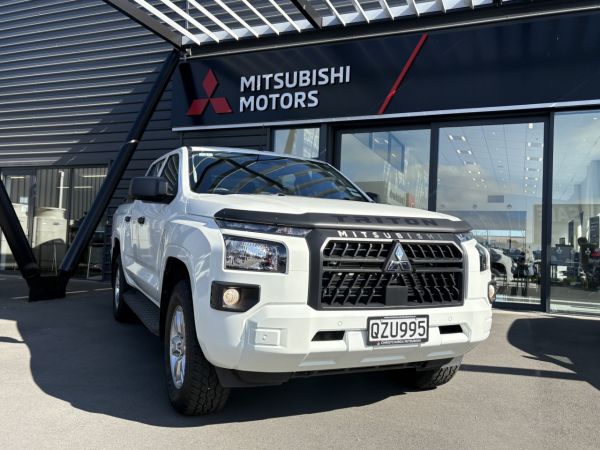 2025 Mitsubishi Triton DC 4WD 2.4TD GLX image