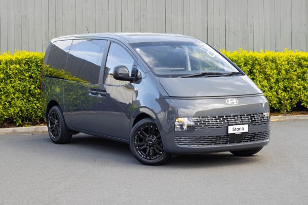 2026 Hyundai Staria Load 2.2D 2WD 8AT Barn Doors image