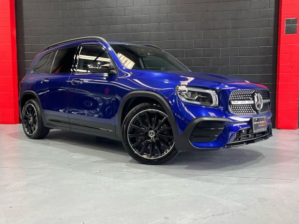 2020 Mercedes-Benz GLB 250 SUV 4MATIC AMG image