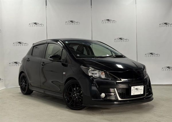 2016 Toyota Vitz GS SPORT,half leather,Paddel shift image