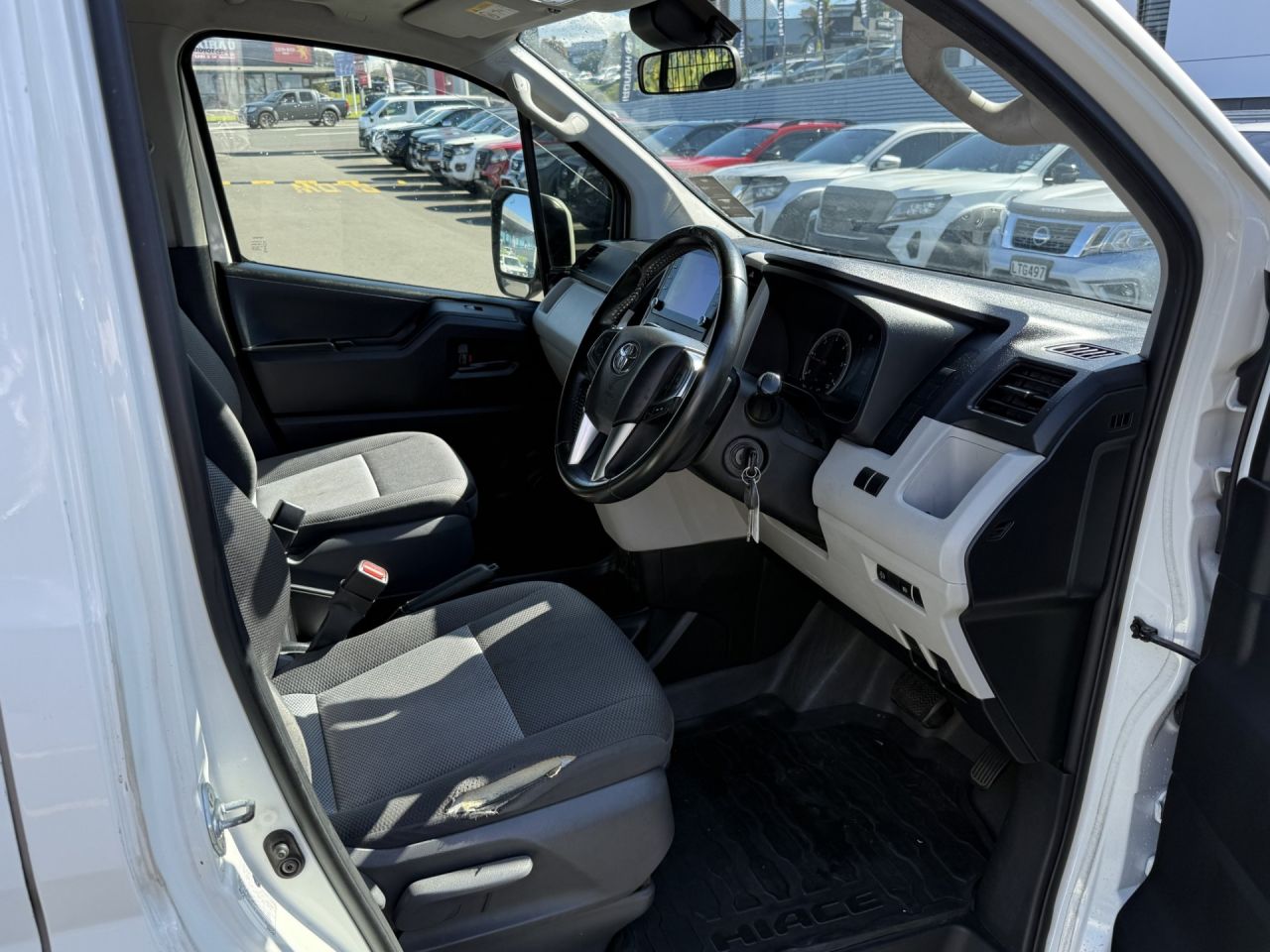 van♡ 2021 Toyota Hiace Van Zx Pvn 2.8 Diesel Turbo Automatic For