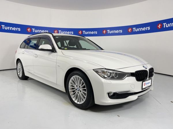 2012 BMW 320D Wagon image