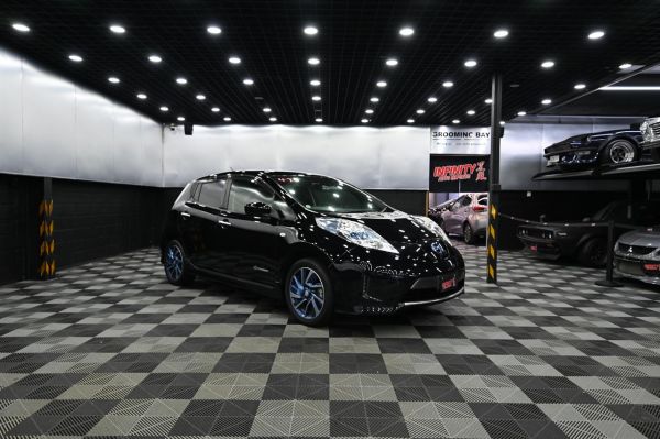 2017 Nissan Leaf Hatchback G Package image