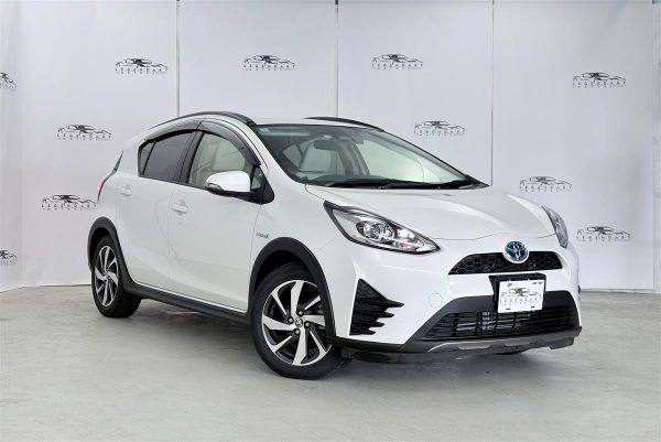 2017 Toyota Aqua Low km HYBRID CROSSOVER image