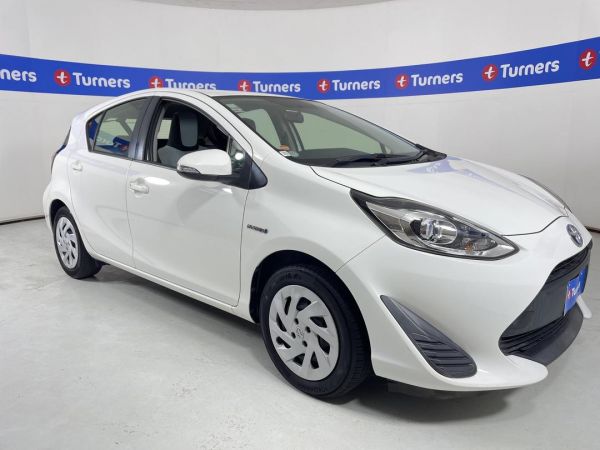 2018 Toyota Aqua Hatchback HYBRID image