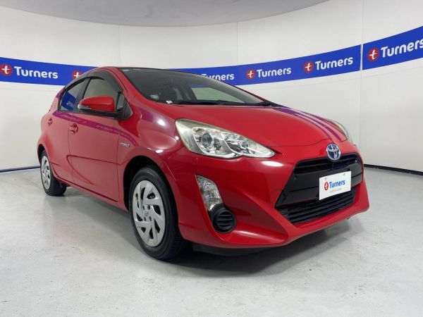 2016 Toyota Aqua Hatchback image