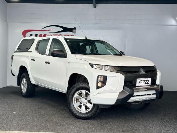2019 Mitsubishi Triton Ute Dc Glx 4Wd 6At 2.4D image