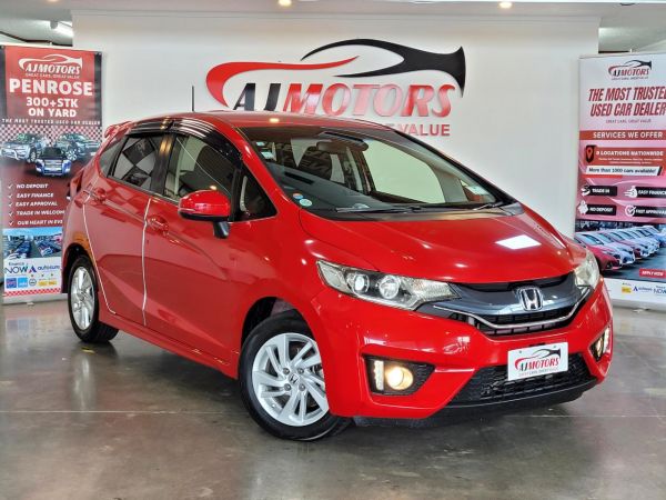 2015 Honda Fit Hatchback 13G S PACKAGE image