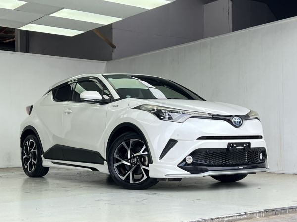 2017 Toyota C-HR G WITH 18``ALLOYS image