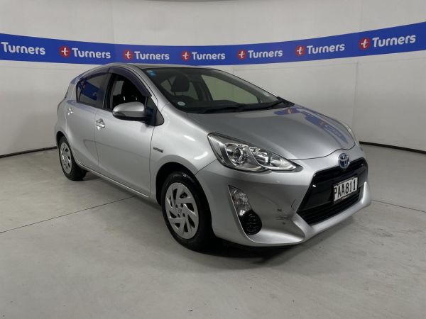 2016 Toyota Aqua Hatchback image