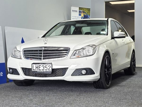 2012 Mercedes-Benz C 180 Sedan C180 BLUE EFFICIENCY image