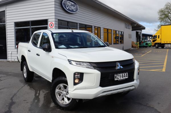 2020 Mitsubishi Triton GLX | 4WD | 6AT | 2.4D image