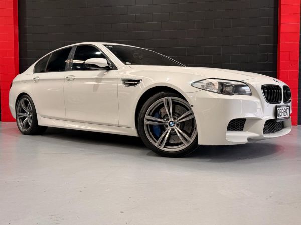 2012 BMW M5 Sedan 4.4 V8 TT 7/DCT image