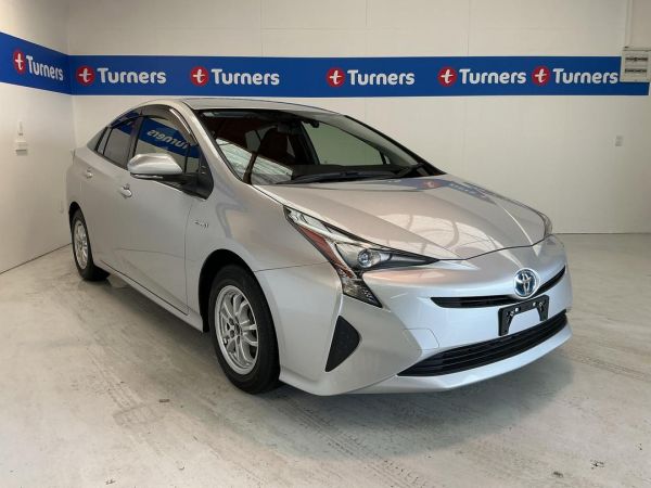 2018 Toyota Prius Sedan image