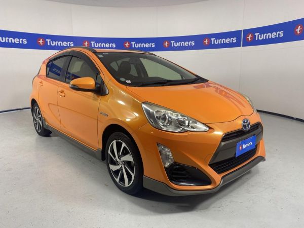 2015 Toyota Aqua Hatchback image