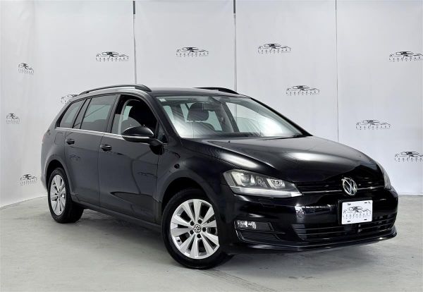 2014 Volkswagen Golf 1.2 TSI Roof rack,Reverse Camera image