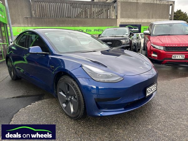 2021 Tesla Model 3 Hatchback Standard Range Plus image