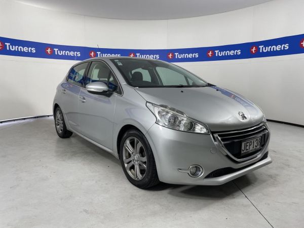 2015 Peugeot 208 Hatchback Allure image