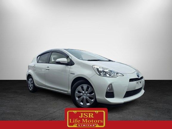 2014 Toyota Aqua Hatchback G image