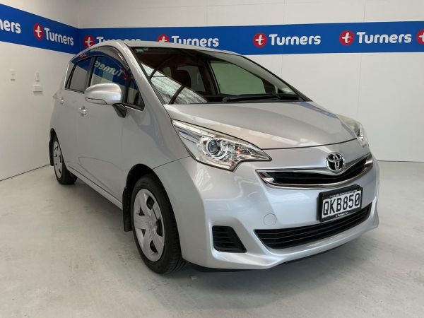 2014 Toyota Ractis Hatchback image