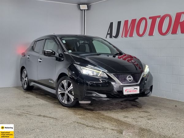 2018 Nissan Leaf Hatchback X image