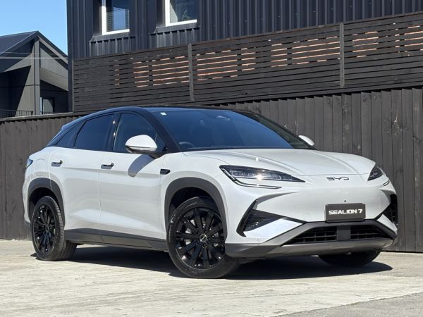 2025 BYD Sealion 7 Premium Black Edition image