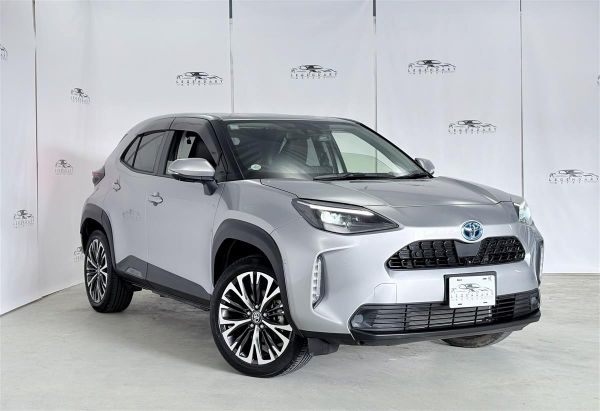 2021 Toyota Yaris CROSS HYBRID Z Limited , 1/2 leather seats image