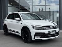 Image for 2017 Volkswagen Tiguan TSI R-Line 4Motion